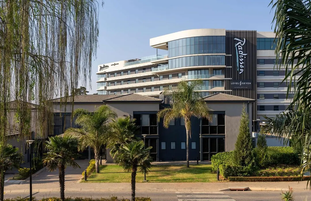 Radisson Hotel And Convention Centre Or Tambo Airport-1