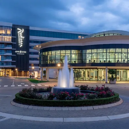 Radisson Hotel And Convention Centre Or Tambo Airport-3